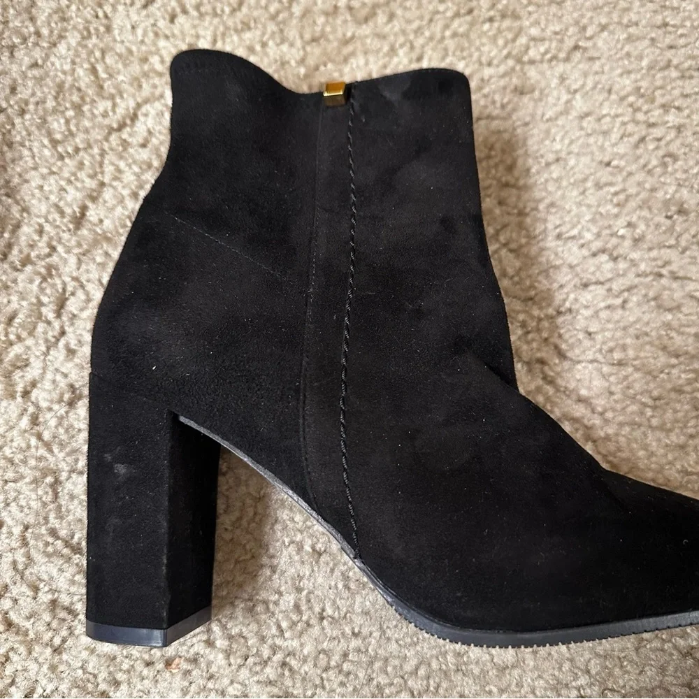 Stuart Weitzman Suede block heel boots in black size 7